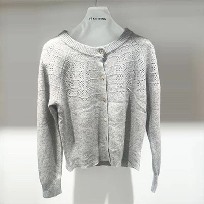 Sweater tad-disinn tal-kardigan onorevoli