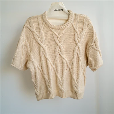 Sweater għonq kwadri