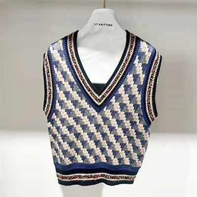 Ivvjaġġar Sinjuri Vacation Vest
