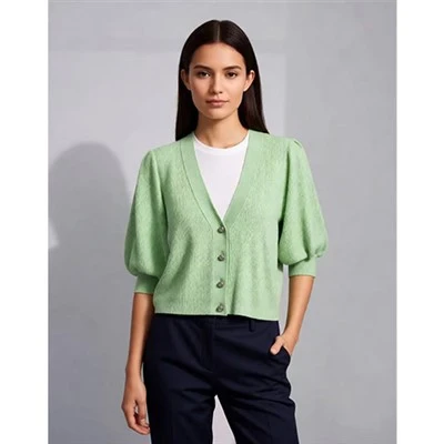 Sweater innittjat ilbies sħiħ